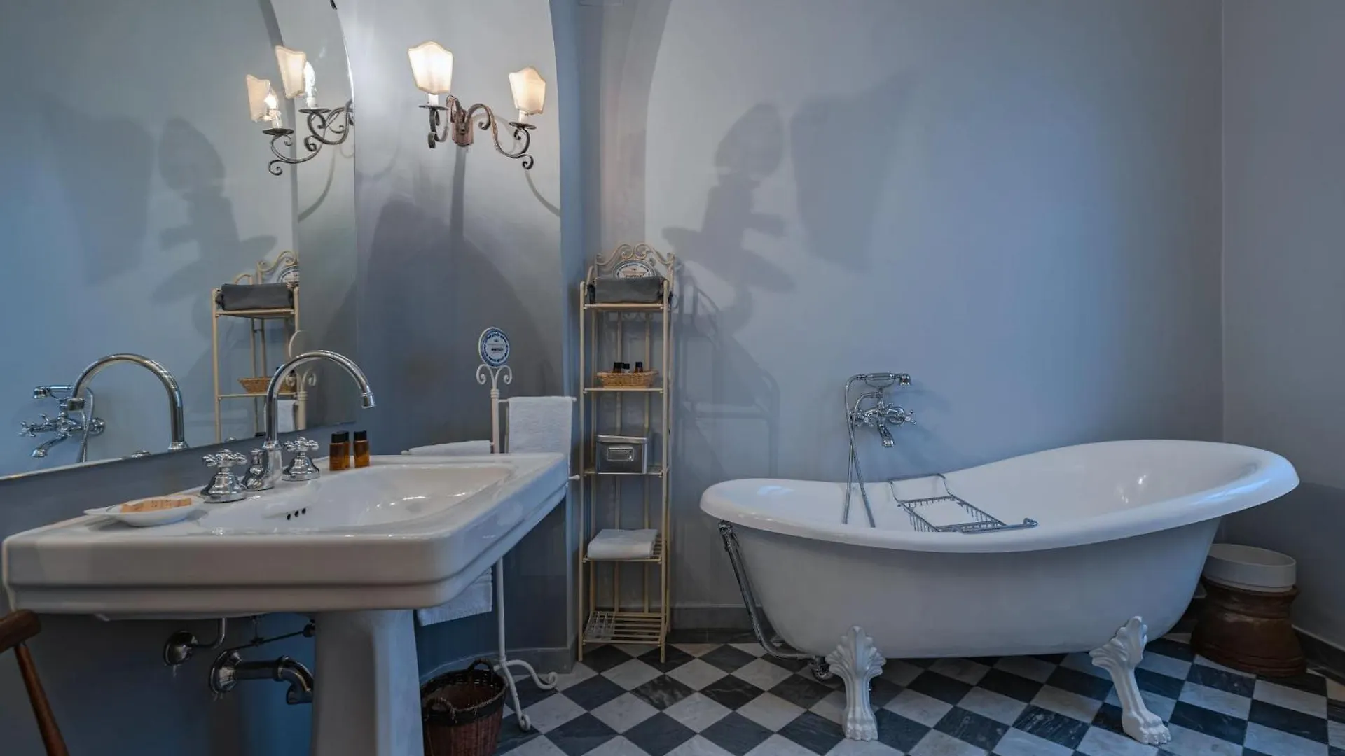 Ares Apartment Florence 0*,